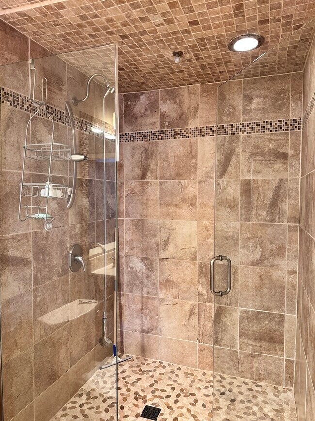 Building Photo - 2856 Evergreen Ln