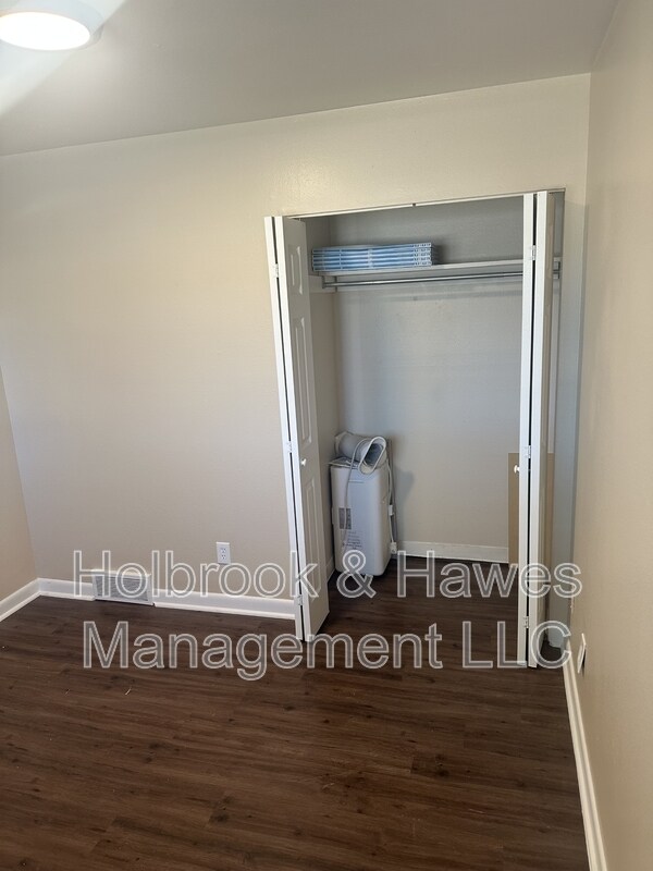 Building Photo - 540 Irish Dr