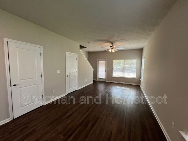 Building Photo - 660 Dobhill Ln