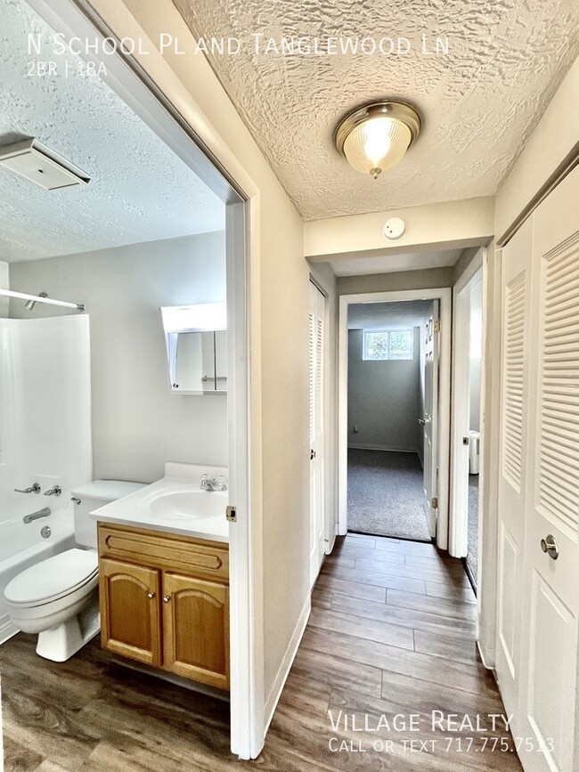 Building Photo - Newly-remodeled 2-bed! Ground Floor - No S...