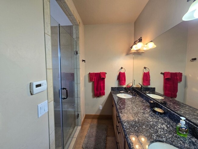 Building Photo - For Rent: Luxury Furnished Riverside Townhome *All Utilities Included*