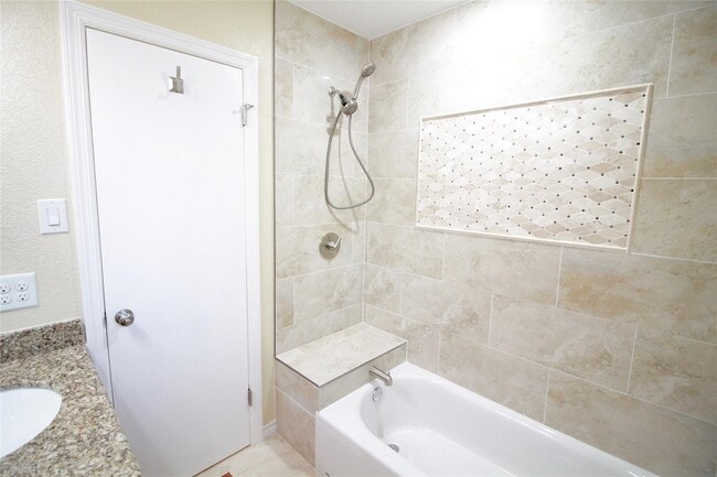 Building Photo - 4523 Donalbain Dr