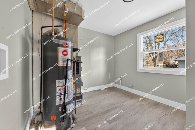 Building Photo - Completely Renovated 2-Bedroom Home in Westland!