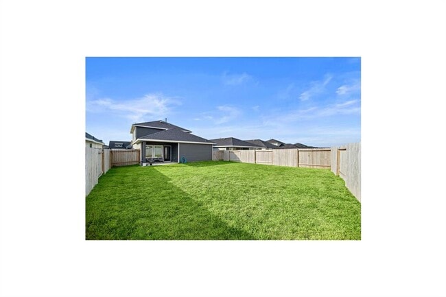 Building Photo - 31626 Featherstone Trl