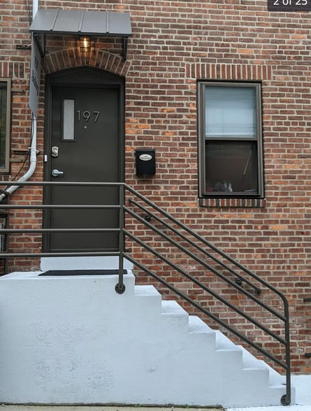 Building Photo - 197 Sidney St