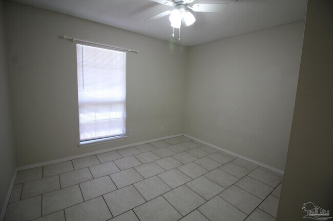 Building Photo - 1455 Sanibel Ln