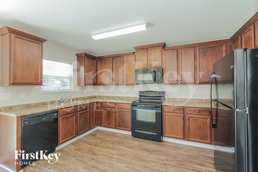 Building Photo - 301 Lind Point Ln