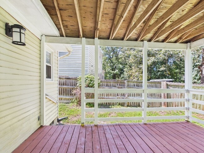 Building Photo - 3041 Clintwood Rd