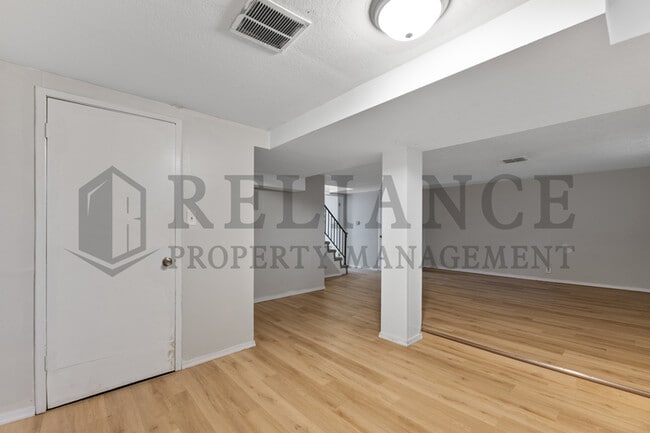 Building Photo - 1555 N Northeast Pkwy