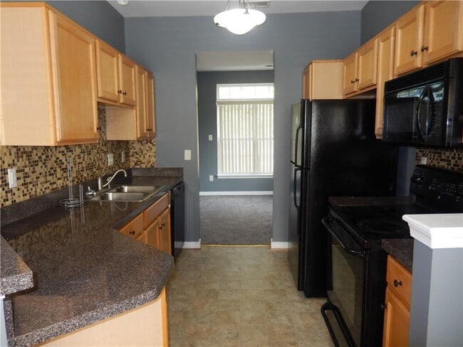Building Photo - 3818 Dominion Townes Cir