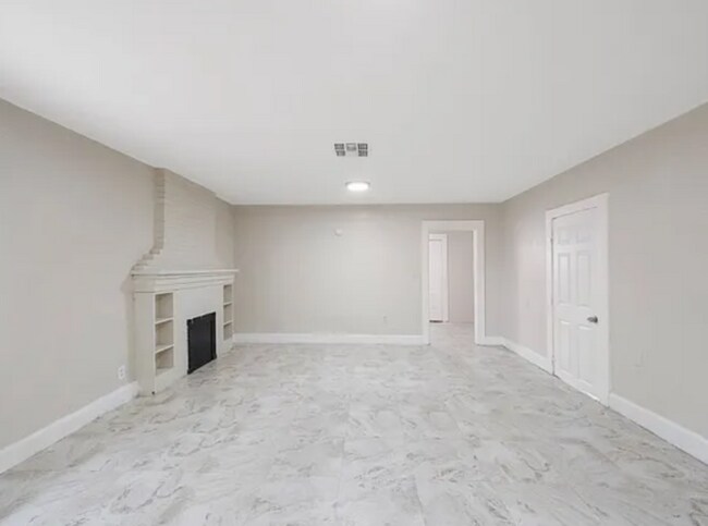 Building Photo - 235 35th St S