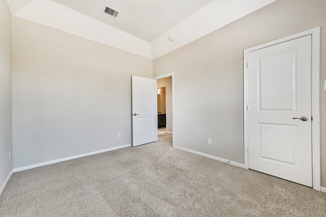 Building Photo - 3216 Walden Breeze Ct