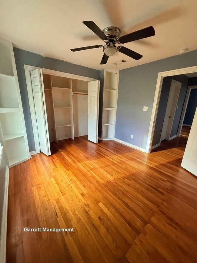 Building Photo - Spacious 5 Bedroom, 3 bath