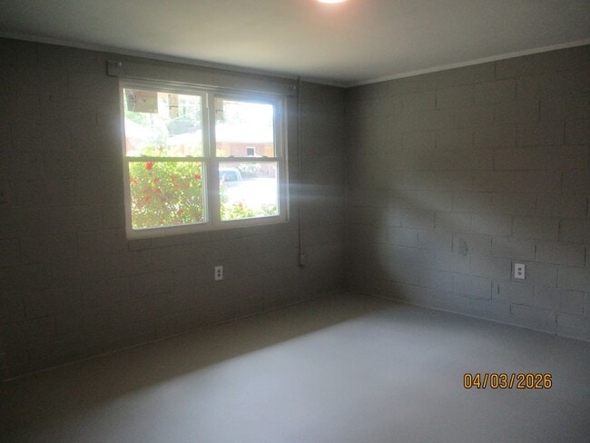 Building Photo - Affordable Ground-Level Living in Greenwood