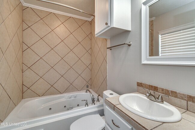 Building Photo - 348 Durham Ct