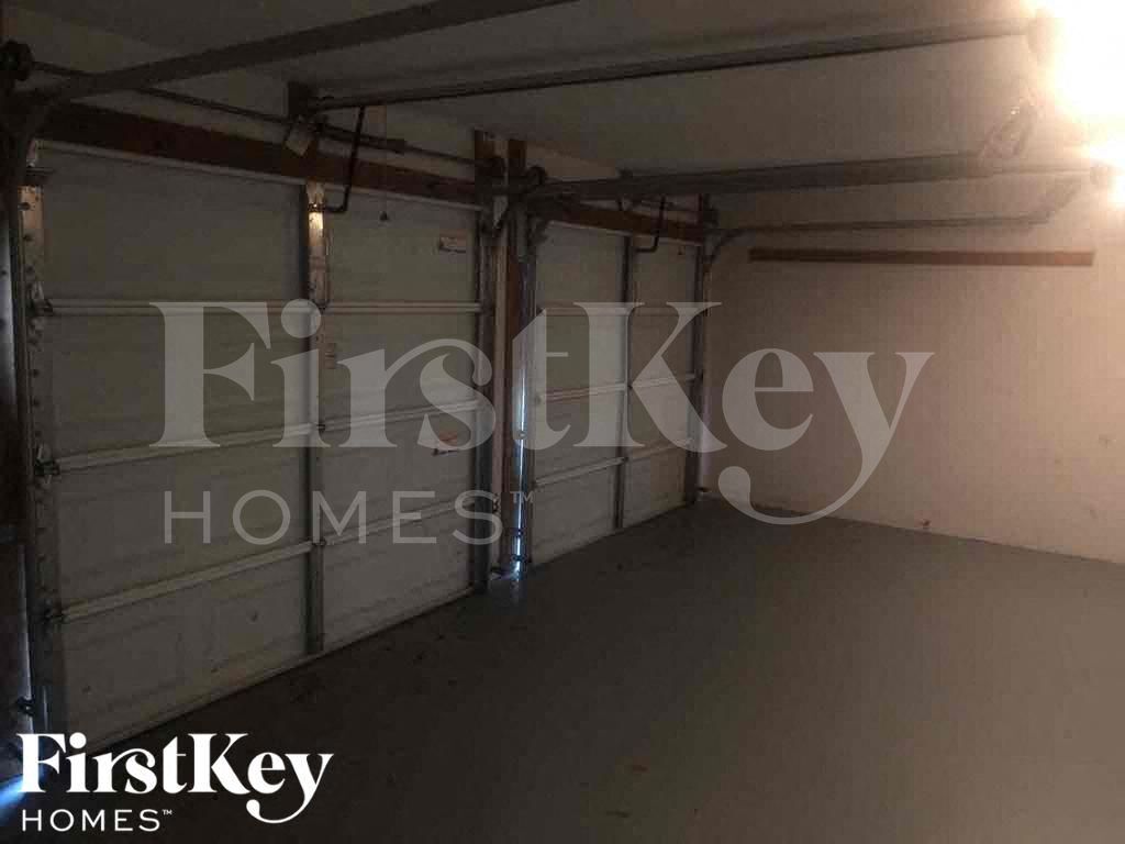 Building Photo - 319 Hills Point Rd