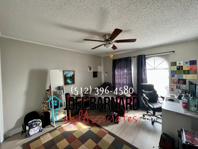 Building Photo - Available Mid July: Just steps Away from Campus and Frisbee Golf Course