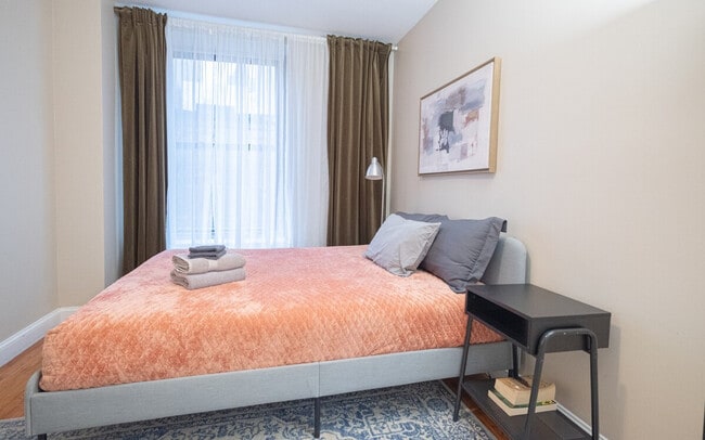 Building Photo - 230 W 113th St