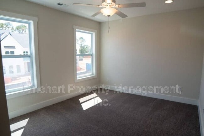 Building Photo - 366 Ginsberg Rd