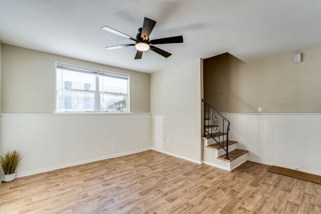 Building Photo - 713 N Dougherty Ave