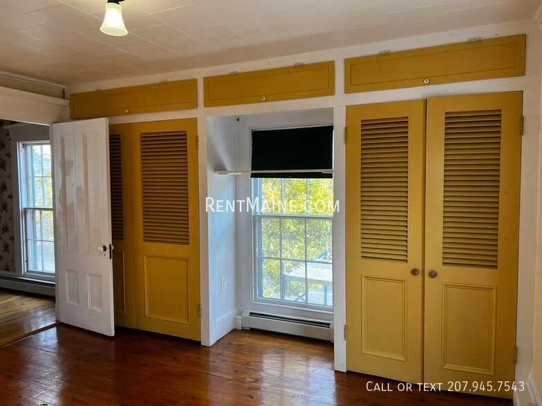 Building Photo - 92 Main Rd N