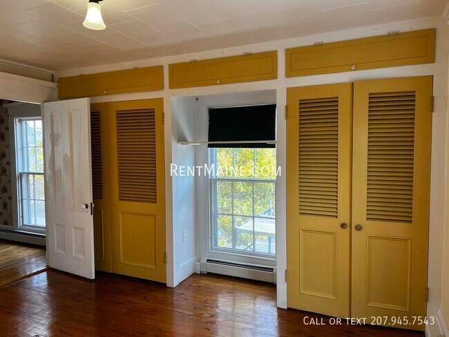 Building Photo - 92 Main Rd N