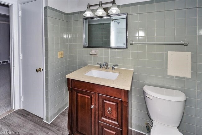 Building Photo - 2346 Westmoor Rd