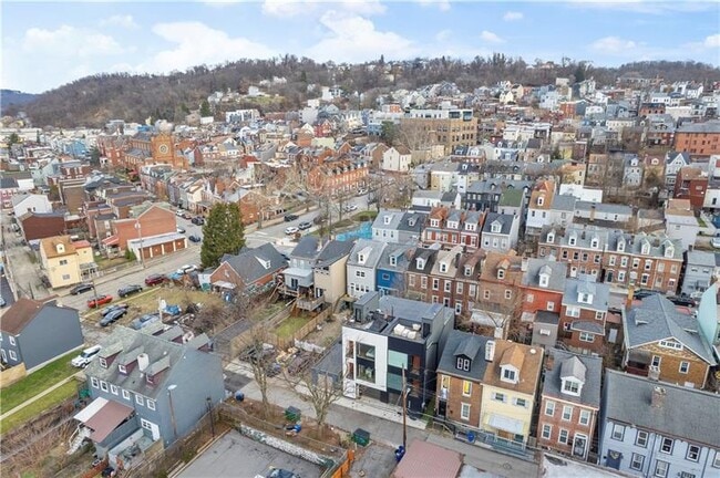 Building Photo - 5228 Dresden Wy