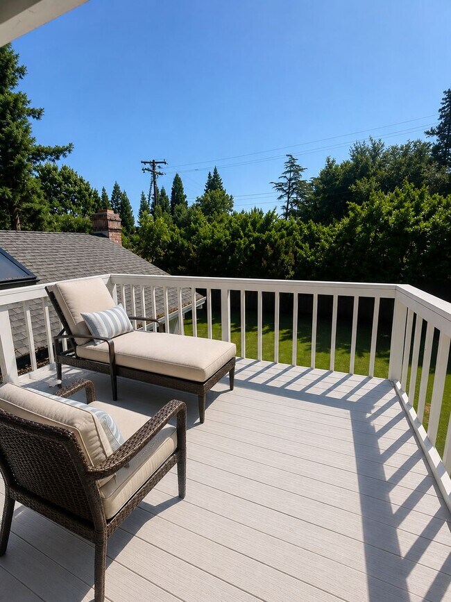 Building Photo - Beautiful Carmichael Home in Exclusive Neighborhood!