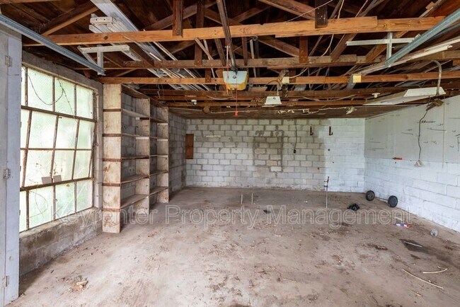 Building Photo - 526 S 39th W Ave