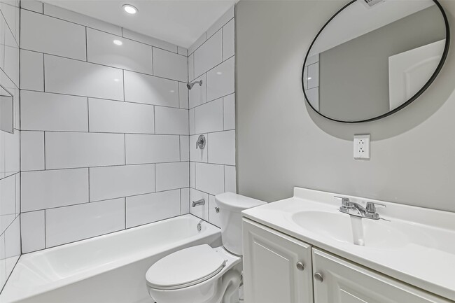 Building Photo - 6853 Chasewood Dr