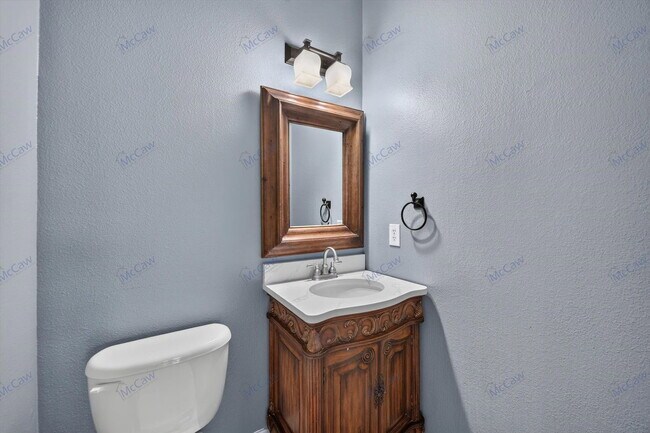 Building Photo - 608 Walnut Hollow Dr