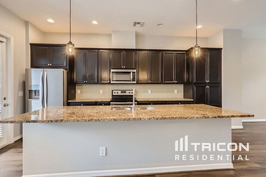 Building Photo - 836 Luarca Ln