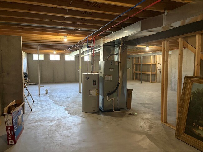 Building Photo - 627 Gandalf Ln