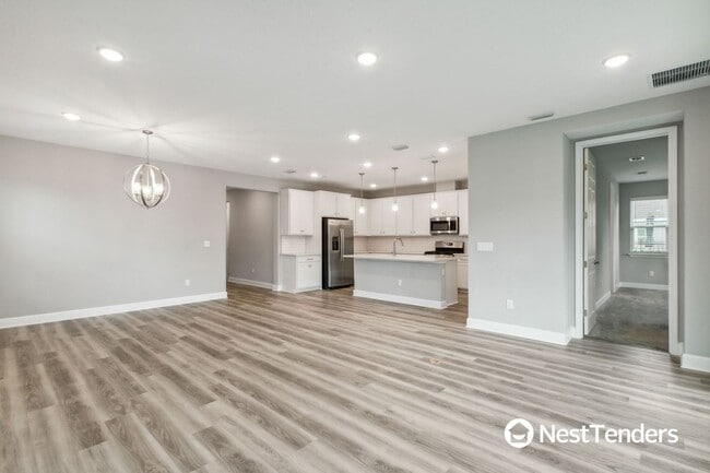 Building Photo - Enjoy Resort-Style Amenities in Beautiful ...