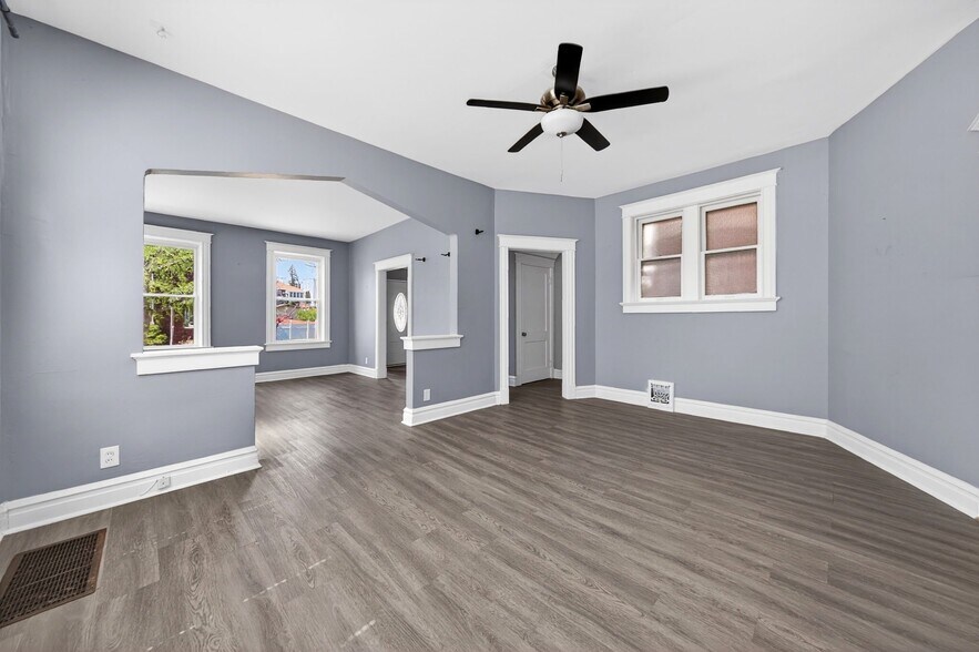 Building Photo - 3526 S Spring Ave