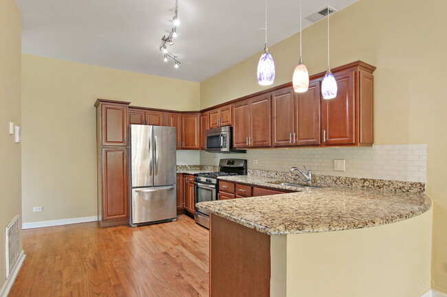 Building Photo - 4527 S St Lawrence Ave