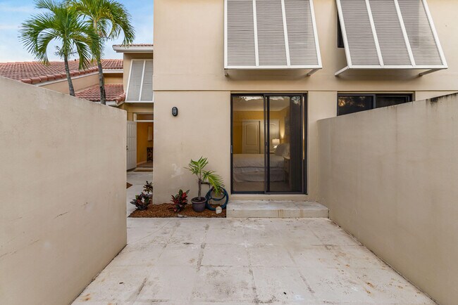 Building Photo - 229 Old Meadow Way