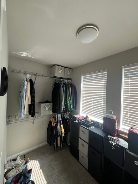 Building Photo - 5565 SE 80th Ave