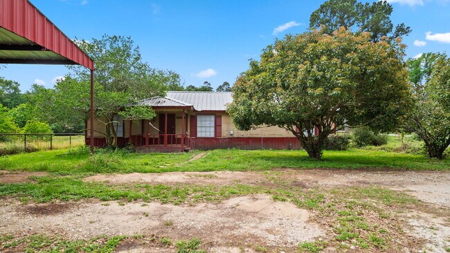 Building Photo - Welcome to quiet, country living with close proximity to MISD schools, and downtown Montgomery am...