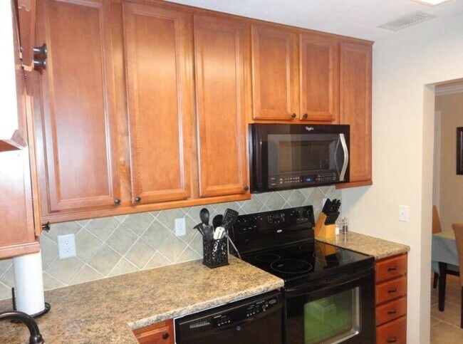 Building Photo - 280 Anderson Dr