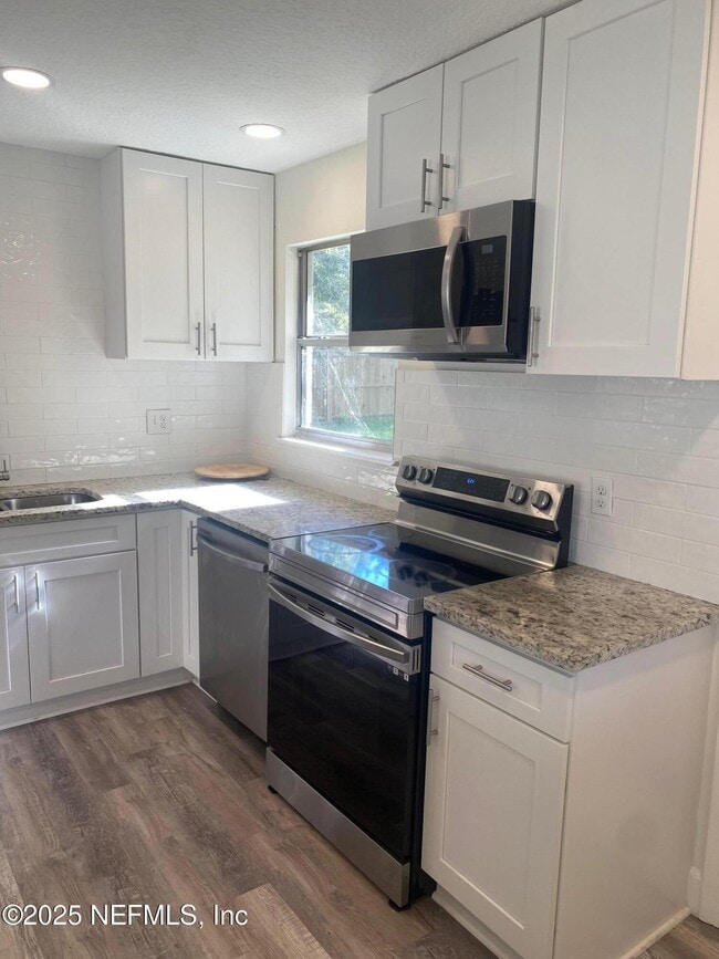 Building Photo - 7262 Kivler Dr
