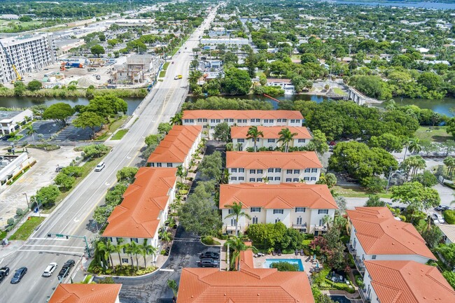 Building Photo - 2502 N Dixie Hwy