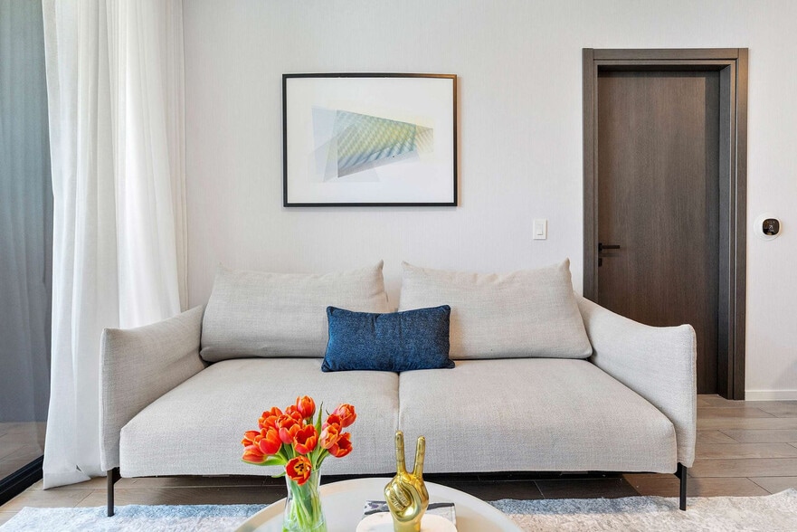 Primary Photo - 398 NE 5th St