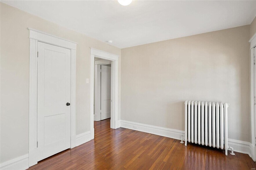 Building Photo - 10 Lawn Pl