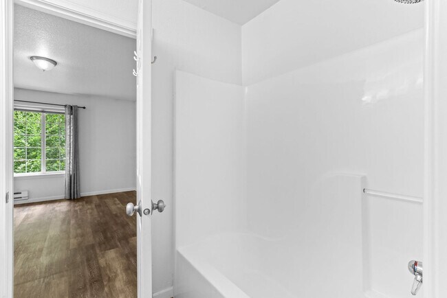 Building Photo - Luxury Loft Apartment- Downtown Canby