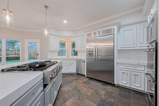 Building Photo - 6018 Rapid Creek Ct