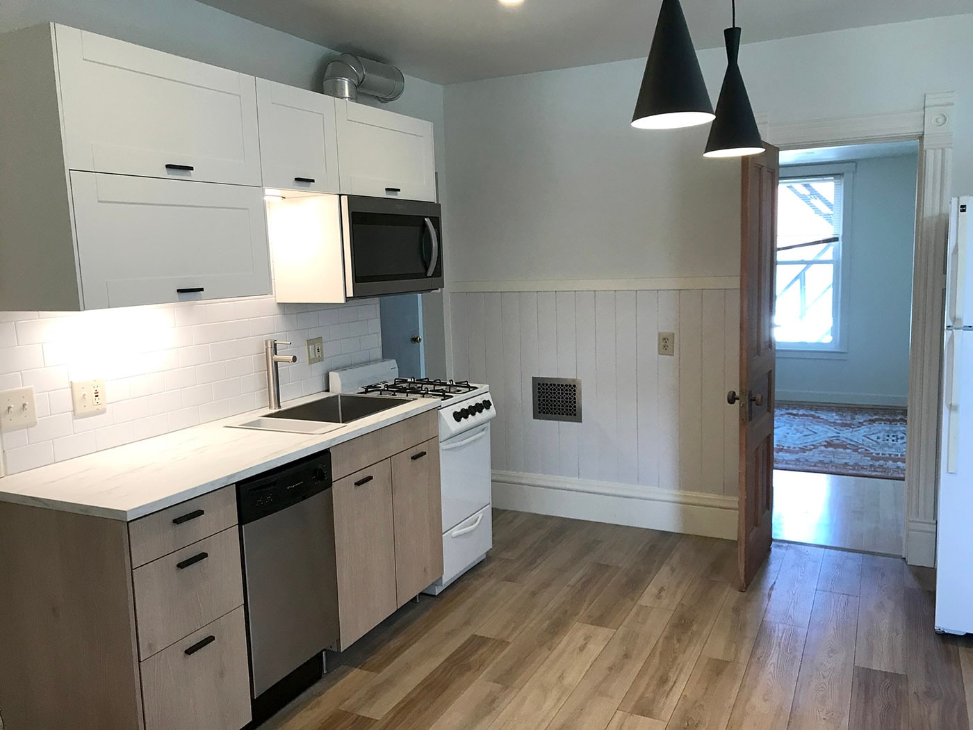 Building Photo - 209 S Broom St