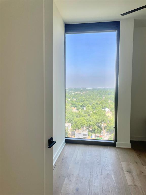 Building Photo - 84 East Ave