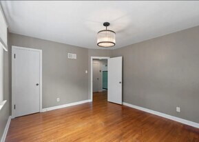 Building Photo - 7126 Amherst Ave